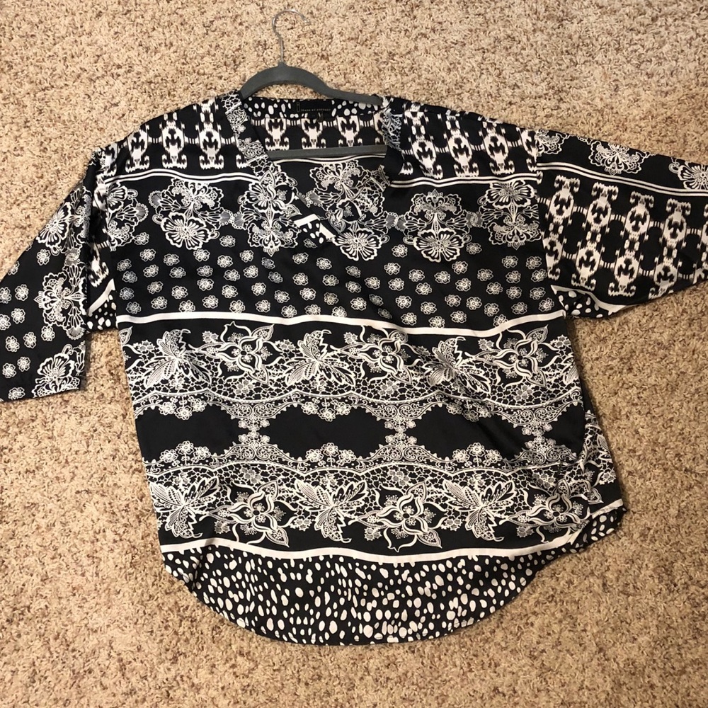 Jean’s by Buffalo black and cream rayon top.